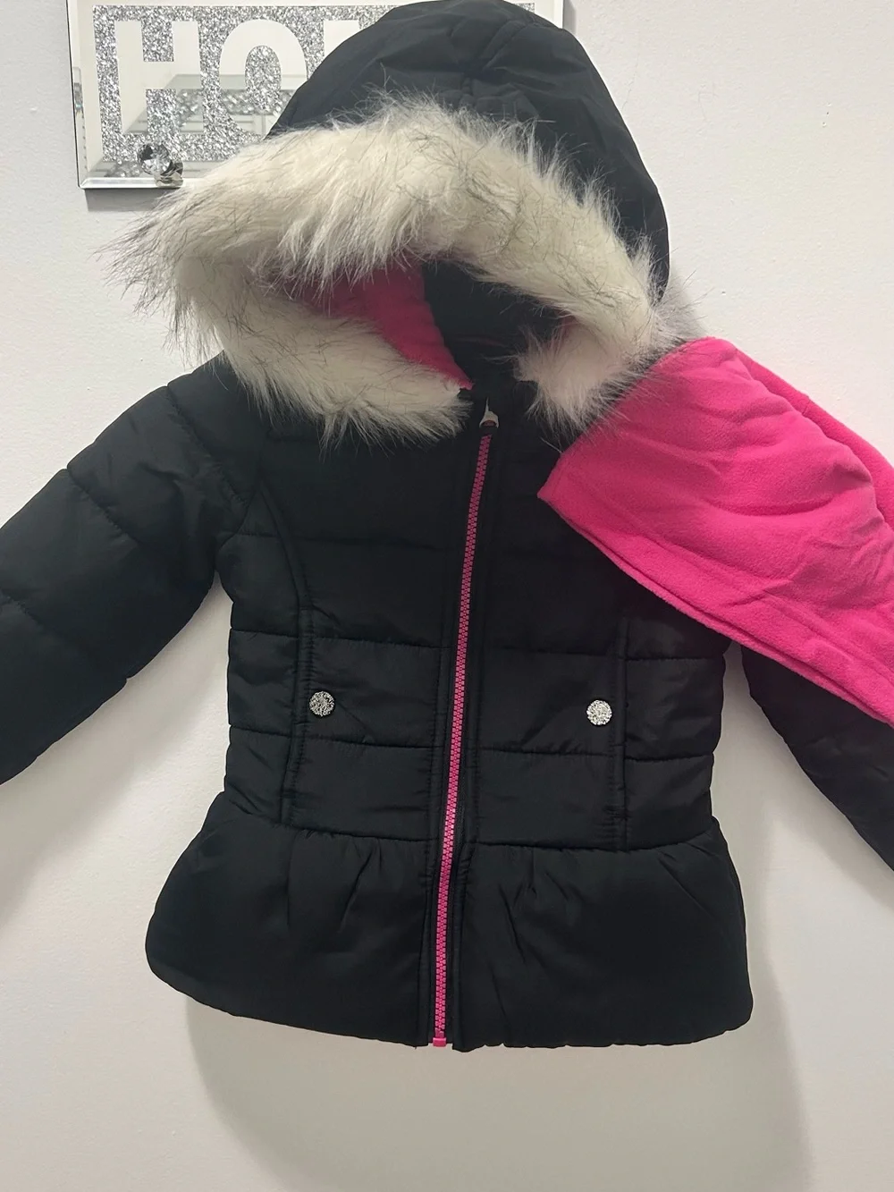 NWT Weather Tamer Girls Puffer Coat Size 4 Faux Fur Hood Pink Black